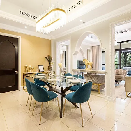 Luxurious Unique 2 Bed With Private Jacuzzi & Garden - Connected To Souk Al Bahar - Dubai Mall Exterior photo