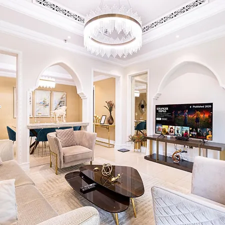 Luxurious Unique 2 Bed With Private Jacuzzi & Garden - Connected To Souk Al Bahar - Dubai Mall Exterior photo