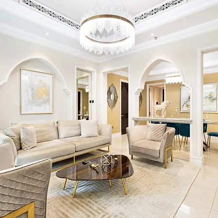Luxurious Unique 2 Bed With Private Jacuzzi & Garden - Connected To Souk Al Bahar - Dubai Mall Exterior photo