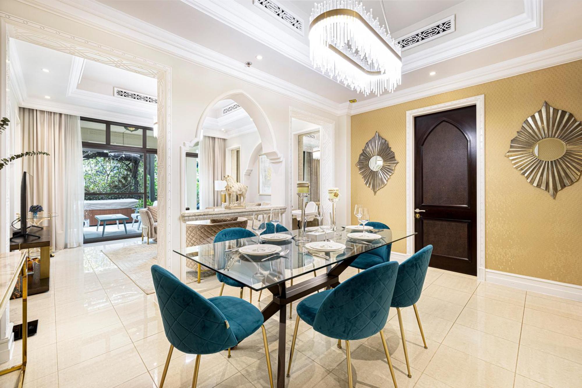 Appartamento Luxurious Unique 2 Bed With Private Jacuzzi & Garden - Connected To Souk Al Bahar - Mall *